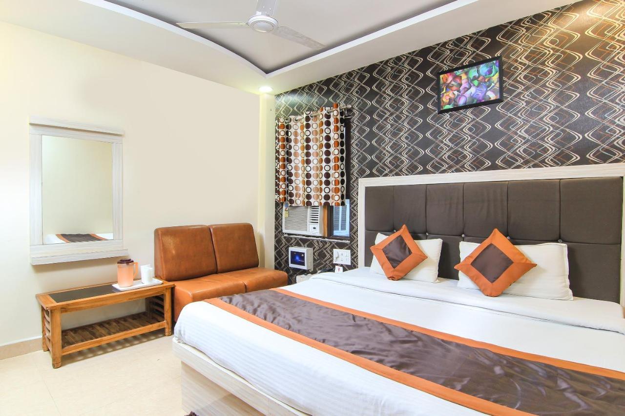 Oyo 8883 Hotel Comfort Zone Lucknow Exterior foto